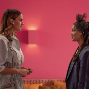 Regina Reynoso Instagram - ¿Chava de la sopa? ¿En un hotel Rosa? ¿ En Acapulco? - Episode 05 Season 3 on @appletv tomorrow 🤫