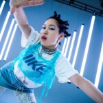 ReiNa Instagram - ・ 𝗡𝗜𝗞𝗘 𝗗𝗔𝗡𝗖𝗘 𝗣𝗔𝗖𝗞 𝗖𝗢𝗟𝗟𝗘𝗖𝗧𝗜𝗢𝗡 NIKEからダンサーのために作られた DANCE PACK COLLECTIONが発売🤍🤍 NIKE SPORTSWEARよりDANCEとY2Kをテーマにした本作は、サイバーから連想されるホワイトとクロームカラーを落とし込みました。 デュブレやチャームはドリップした金属をイメージ。変化し続けるNIKEのDNAと2000年代 DANCEをイメージしたエッジの効いたスタイルをスタイリッシュにミックス。 ぜひDANCE PACKを履いて自分の好きなスタイルをSNSやコミュニティで発信してね🪩✨ 本コレクションのビジュアルモデルを務めたダンサー・振付師であるReiNaの着用LOOKをatmos pink HPにて公開中💭 ぜひチェックしてね❣️ HP: https://www.atmos-pink.com/lp/nike-cyber-drip-collection #nike #ナイキ #nikedancepack #ナイキダンスパック #dancerfashion #dancecode #reina #atmospink #アトモスピンク #atmospinkdance #アトモスピンクダンス #atmospinkdanceacademy