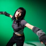 ReiNa Instagram - ・ 𝗡𝗜𝗞𝗘 𝗗𝗔𝗡𝗖𝗘 𝗣𝗔𝗖𝗞 𝗖𝗢𝗟𝗟𝗘𝗖𝗧𝗜𝗢𝗡 NIKEからダンサーのために作られた DANCE PACK COLLECTIONが発売🤍🤍 NIKE SPORTSWEARよりDANCEとY2Kをテーマにした本作は、サイバーから連想されるホワイトとクロームカラーを落とし込みました。 デュブレやチャームはドリップした金属をイメージ。変化し続けるNIKEのDNAと2000年代 DANCEをイメージしたエッジの効いたスタイルをスタイリッシュにミックス。 ぜひDANCE PACKを履いて自分の好きなスタイルをSNSやコミュニティで発信してね🪩✨ 本コレクションのビジュアルモデルを務めたダンサー・振付師であるReiNaの着用LOOKをatmos pink HPにて公開中💭 ぜひチェックしてね❣️ HP: https://www.atmos-pink.com/lp/nike-cyber-drip-collection #nike #ナイキ #nikedancepack #ナイキダンスパック #dancerfashion #dancecode #reina #atmospink #アトモスピンク #atmospinkdance #アトモスピンクダンス #atmospinkdanceacademy
