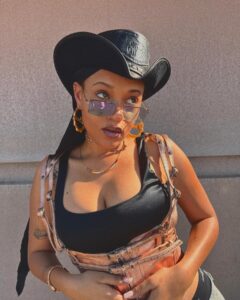 Reign Edwards Instagram - COACHELLAAAA w @celsiusofficial x @cldstyle at the Celsius Cosmic Desert Event🪐✨🔥. Thank you for having me✨✨. And yall already knoooow @hellotoshiko styled me😍 #Coachella #coachellastyle