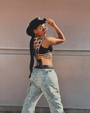 Reign Edwards Instagram - COACHELLAAAA w @celsiusofficial x @cldstyle at the Celsius Cosmic Desert Event🪐✨🔥. Thank you for having me✨✨. And yall already knoooow @hellotoshiko styled me😍 

#Coachella
#coachellastyle