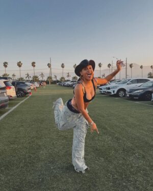 Reign Edwards Instagram - COACHELLAAAA w @celsiusofficial x @cldstyle at the Celsius Cosmic Desert Event🪐✨🔥. Thank you for having me✨✨. And yall already knoooow @hellotoshiko styled me😍 

#Coachella
#coachellastyle