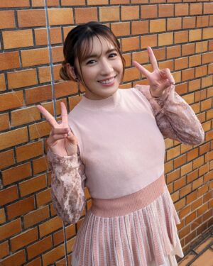Reika Saiki Instagram - double bun,double piece🍡✌️☺️✌️🍡