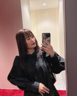 Reika Oozeki Instagram - .
あのーまさかまさかの話でして…
皆さん観てくれた方もいるかもだけど、
この前TikTokでショートドラマを
撮ってみましてね、その動画がTikTokの
ショードラアワード2024に
出演者賞でノミネートされまして、
そしてそしてまさかの
出演者賞を受賞いたしました🏆😂

いやまじでびっくりした笑
ノミネートの時点でびっくりだったのだけど、
昨日の授賞式お邪魔して、名前呼ばれた瞬間
マネージャーさんと「ええっ⁉️⁉️」って
一緒に叫んだくらいwwww
そのあとのスピーチもびっくりしてて
おどおどしちゃってインキャ出ちゃった💦

いやーびっくりしたーー笑
し、嬉しいのとありがたみと、、
ありがとうございますー！イェーーーーイ！
約10年前にvineという超絶ショート動画で
バズった女がまた別のショート動画コンテンツで
こうしてショートドラマを撮らせていただき
そして賞まで受賞させていただき、
なんだかおもろい人生でございやす🌱

この経験を活かしてこれからの俳優業でも
おもろいことしていきたいなぁー！
がんばろーっと。
そしてこのショートドラマをやろうと
言ってくださったマネージャーさん、
一緒に作り上げてくださったスタッフの皆さん、
ほんとにありがとうございます、らぶ💖