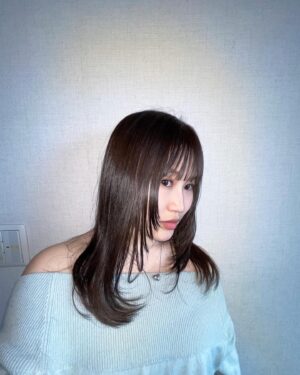 Reika Oozeki Instagram - .
顔周りのレイヤーがっつり入れた👶🏻
髪も染めてサラサラにもしてもろたよっ
あやねさんいつもありまとー💫
3枚目はふざけてますね、はい。
色落ちも楽しみだなぁ！