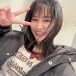 Reika Oozeki Instagram - . 寒くなってきたねええ❄️ 冬でもy2k風味でアゲてくっ 服はSHEINだよん💫 【1.2枚目】 帽子：13348852 トップス：12138513 バッグ：13141454 【3.4.5枚目】 Tシャツ：11447266 アウター：11323148 クーポンコード：BFJP136 「試すたび、好きが見つかる。 届くたび、好きが増えてく。 30万点以上の人気アイテムが限定値下げ🔥」 @shein_japan #SHEINblackfriday#SHEINGoodFinds #SHEINforAll#loveshein#ad #saveinstyle#PR