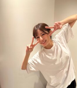 Reimi Tsutsumi Instagram - ☘️ 新生活をスタートされた皆さん、おめでとうございます✨ 入社式の時のワクワクした気持ちを今でもハッキリと覚えています。 あれから8年、過去の、そして未来の自分に胸を張れるように、これからも前に向かって走っていきますので、今後も皆さまよろしくお願いいたします！💐 . #9年目もマイペースに #毎日笑って過ごせますように…！✨
