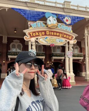 Reina Fujie Instagram - ♥
Disneyland🏰🐭💙🤍