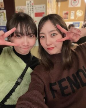 Reina Fujie Instagram - ♥
出逢ってから20年。
今、一緒にお仕事をできてるの凄いよなぁ🐎

@yukino__shin 

#クシャオバ