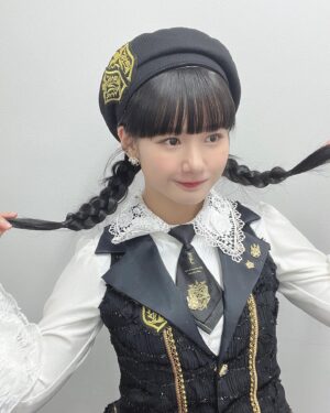 Reina Yokoyama Instagram - 📸🖤
.
新衣装！！！
.
.
#横山玲奈
#morningmusume23
#モーニング娘23
#アイドル衣装