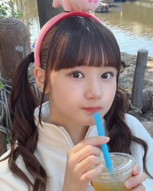 Reina Yokoyama Instagram - 🥤
.
.
タピオカってやっぱり美味しいんだよなぁ！🤤
.
.
#morningmusume23
#モーニング娘23
#横山玲奈