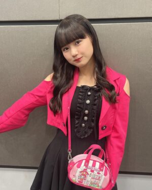 Reina Yokoyama Instagram - 💗💗💗
.
.
小さい頃沢山着てた☺️
.
.
#メゾピアノ
#morningmusume24
#モーニング娘24
#横山玲奈
#べリエちゃん