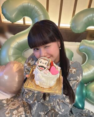 Reina Yokoyama Instagram - 🎂🫧
.
23歳のお祝いをしてくれたの🌼
もうケーキも飾り付けも全部可愛くて！！！嬉しかった！！！
💛💛💛
.
.
#morningmusume24
#モーニング娘24
#岡村ほまれ
#横山玲奈