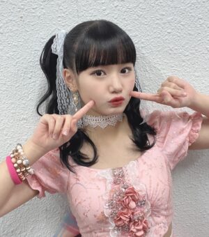 Reina Yokoyama Instagram - 🎀
.
横浜アリーナ公演だけ、
白リボンつけてみたよ〜😌
どうでしたか！！！
.
.
#morningmusume23
#モーニング娘23
#横山玲奈