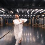 Rekha Bhardwaj Instagram - Aise Kyun 🤍 Music: @anuraag_psychaea @sakarapte @rekha_bhardwaj @rajshekharmusic Choreo: @karan_pangali @kspark_entertainments Video: @adityabhansali_ Costume: @mapxencarsofficial #mumbai #danceworkshop #karanpangali #aisekyun #mismatched #kathak #semiclassical #dance #reelsindia #KBM #KSPARK