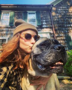 Renée Felice Smith Instagram - Hi Velmie, I miss you. We all do. ♥️♥️♥️ #velmathebullmastiff #velmaforever