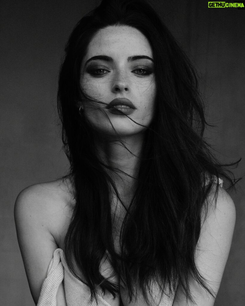 Renée Murden Instagram - Portraits w @nicholas.fols Makeup and Hair by @bynimua