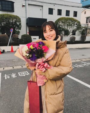 Ren Ishikawa Instagram - いよいよ明日☕️
「#純喫茶イニョン」全4話一挙放送！
一気に結末まで追えます☺️
じんわりと心に響く、とても素敵なストーリーに完成しているので、ぜひたくさんの方に観ていただきたいです！
撮影の思い出たち🌹
1日1日が濃くて、皆さんが温かくて優しくて。
のびのびお芝居させていただけた大好きな現場でした。
#チャンソン さん #水橋研二 さん #監督ズ 🫶

#1　20:00～20:20＜フジテレビTWO ドラマ・アニメ＞
#2　20:20～20:40＜ひかりＴＶチャンネル＞
#3　20:40～21:00＜フジテレビTWO ドラマ・アニメ＞
#4　21:00～21:20＜ひかりＴＶチャンネル＞
