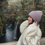 Ren Ishikawa Instagram - 先日、弟夫婦に生まれた赤ちゃんに会いに母と宮崎に行ってきました🥭 お仕事では一度訪れたことがあったけど、プライベートでは初！ 高千穂や日南市をドライブしながら回ったり、肉ガチャとやらをしてみたりみんなでお酒を飲んだり🍺 ご飯は何食べても美味しくて、とても楽しい家族旅行でした。 それにしても初めましての甥っ子は可愛かった、、！ 笑ってくれるだけできゅんきゅんしちゃう。 弟が父になり、自分が叔母になったってなんだか不思議な気持ち。 感慨深いですねぇ。 家族みんな健康で幸せに、ベイビーはすくすく元気に大きくなってほしい👶🩵 また遊びに行きます🫶