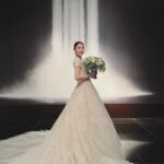 Ren Ishikawa Instagram - "Hotel Wedding"cover💍 グランドハイアット東京の素敵なロケーション、そして美しいウェディングドレスたちに、胸が高鳴りっぱなしの撮影でした。 中ページにはインタビューも掲載されています！ ぜひチェックしてください💫 #HotelWedding #グランドハイアット東京