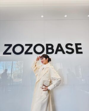 Ren Ishikawa Instagram - #CLASSY. online × #ZOZOBASE 
物流女子の着回しDiary📦
実際につくばのZOZOBASEで行ったロケは、物流システムにわくわくしっぱなしの撮影でした！
今回のエピソードも一癖あってとても面白いです😎
前編と後編に分かれているのでぜひどちらもチェックしてくださいね❤️‍🔥
https://classy-online.jp/fashion/325977/