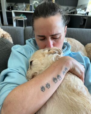 Rena Sofer Instagram - I have too much to say. But I have no words right now. It’s all just so much pain. Yesterday was the most devastating yet expected day. But it was too soon. I only had my boy for 7 years and 8 days. Cancer stole him from me, from Sandy, from Avalon and from his sister Mega. From everyone who knew and loved him. I love all my dogs… but without remorse…Alfie was my favorite. My heart and soul dog. I am destroyed and numb. The greatest gift we gave each other was each other. I will miss you forever and ever and ever. #adoptdontshop #foster #rainbowbridge #fuckcancer
