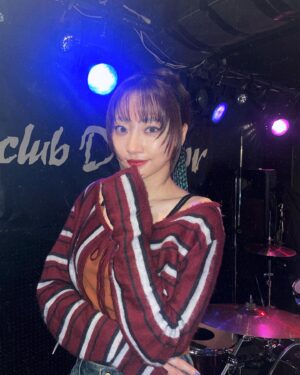Rena Takeda Instagram - あなたの恋人、強奪します🐈‍⬛

関西は今夜ですね！第７話です！

こちらの写真、ロック雛子は６話でした~
今夜までTVerで見れます🐈‍⬛