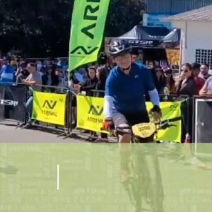 Renata Falzoni Instagram - Ganhei esse vídeo de presente de 70 anos!!!! Iuhuu obrigada @muriloazevedo @tmaihara @bikeelegal e muitos pedais de vida a todos!!!