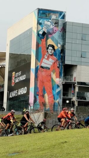Renata Falzoni Instagram - Pedal Autódromo de Interlagos 2024 🏁🚴‍♂️
Mais de 13.000 ciclistas inscritos 🏆
Parabéns São Paulo pelos 470 anos 🎈
Obrigado a todos que compareceram