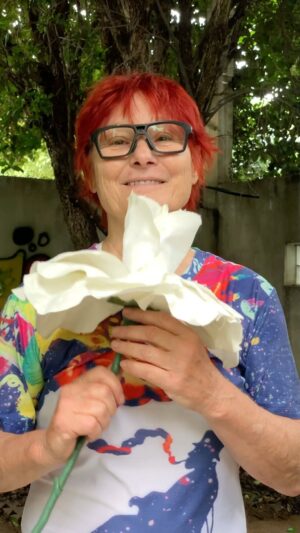 Renata Falzoni Instagram - 40 anos em um minuto, Boas Festas a todas e todos e vamos com tudo em 2024 perseguir nossos projetos!