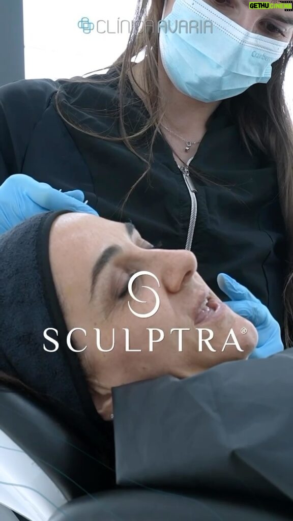 Renata Bravo Instagram - Les presento Sculptra un bioestimulador para activar tu propio colágeno y elastina lo probé, me encantó y se los recomiendo ! Aprovechen la oferta de este mes. www.clinicaavaria.cl/sculptra #antiage