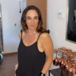 Renata Bravo Instagram – Me encanta andar con pijama en mi casa! A Uds! Y este es súper lindo y cómodo hay en negro, blanco, rosa y celeste ! $14.990 ideas para compartir www.intime.cl