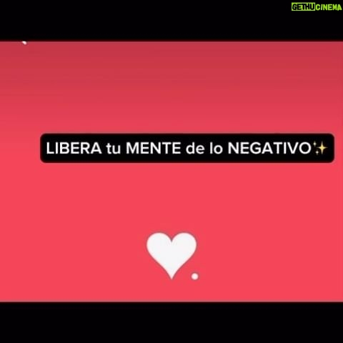 Renata Bravo Instagram - LIBERA de tu MENTE lo NEGATIVO♥️ Evita divagar en exceso y no sobreanalices las situaciones de forma complicada🙏🏻. Simplifica✨, disfruta🩵, aprende 🤲🏻, sonríe🌈... ¡La vida es una!🌞 Descubre el enfoque MENTÁSTICA ✨ y si quieres aprender el VALOR A LA VIDA Y PREVENCIÓN de RIESGOS para ti y para tus equipos de trabajo, nosotros hacemos: ✨Coaching Motivacional ✨Stand Up Comedy laboral ✨Teatro laboral/Psicodrama Todos unidos por LA SALUD MENTAL🩵 ❤ La FELICIDAD LABORAL👩‍🔧👨‍💻👷‍♀️ la hacemos entre todos🤝 Y## @renata_bravo_ @karollroman_ @escuderocomediante ✨ @mentastica.cl ⚠️ No te olvides!!! Nos puedes llamar al ☎️ 56942502773 (wtsp o llamado) o al correo mentastica.cl@gmail.com ✨Te queremos miércoles con fuerza💪🔆