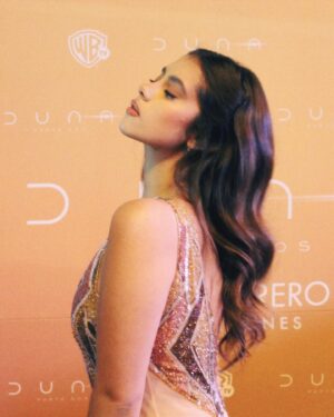 Renata Vaca Instagram - Soñada @dunemovie 

—————————————————

Gracias @steponfashion @alan.lc_ 💘
@zapateriasmexico ✨
@mariaximenavestidos 🧚🏼‍♂️
@liriajewels 🪽
@pureandb 💕
@asgardh 💎