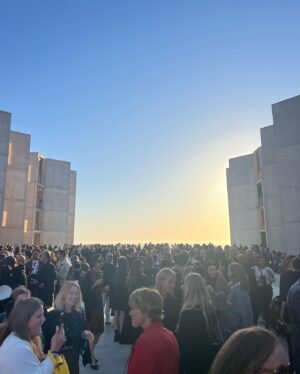 Renate Reinsve Instagram - San Diego, San Diego. The actual best show ever. Congratulations @nicolasghesquiere @louisvuitton @emi.lg @benjamincazenave @karlawelchstylist