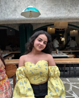 Renaye Tejani Instagram - 🌼🩵