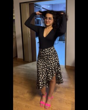 Renaye Tejani Instagram - Wednesday called. It wants more weekend💁🏻‍♀️