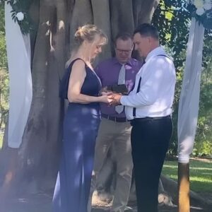 Renee Michelle Instagram - Congratulations Sandy & Scott 🕊💙

Thank you Sandy for inviting me to your special day and having me as Susan sexy date 😆💙🤗

#wedding #weddingbliss #verobeach #florida #weddingday #autumn #smile #fall #saturday #sunnyday