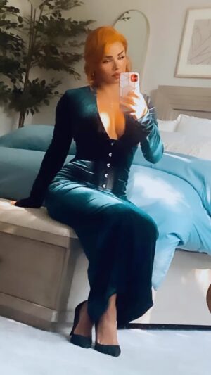 Renee Michelle Instagram - The biggest dream killer is addiction to other peoples opinion about you 🖤💋

#ootd #lotd #motd #qotd #elegance #emerald #green #summer #september #florida #relax #peaceful #morning