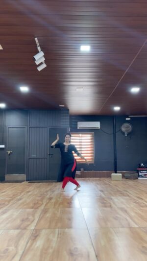 Renjini Kunju Instagram - ‘San sanana’ 💃💃💃

#reelsinstagram #reelitfeelit #trendingreels#evergreen