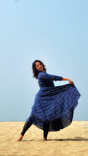 Renjini Kunju Instagram - “Lost in the rhythm of the waves, dancing to the melody of the wind, under the spotlight of the sun – where the beach becomes a canvas for an impromptu symphony of joy.”

An impromptu one …

🎥 @abishek_udayakumar_ & @cloudsbyvibin 

#12thfail #currentmelodies #bolna #reelsinstagram #reelitfeelit