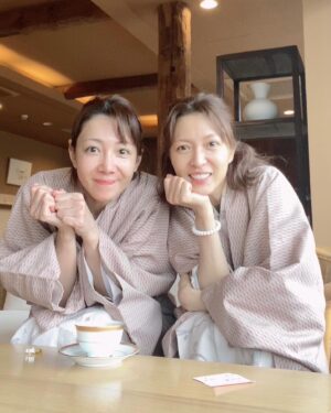Reon Yuzuki Instagram - .
13時公演終わりに
とうこさんと
有馬温泉に
👍
たくさんお湯に浸かって
美味しいお食事を食べて
爆睡して
朝からまた温泉入って
温泉饅頭食べて
最高の癒し時間でした😊
.
大阪の公演があっても
なかなか
休演日前から
有馬に泊まれる事って
少ないから

すごーく
楽しみに二人で
企画しました😀
.
また明日から
しっかり頑張れます👍

.
本当に
最高に
笑って癒されて
積もる話を沢山して
幸せな旅でした😊😊

.
#カムフロムアウェイ
#CFA
#安蘭けい　さん
#有馬温泉
#ラジオ聞いてくださった皆様ありがとう
#柚希礼音