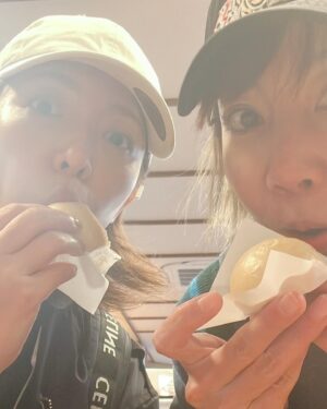 Reon Yuzuki Instagram - .
13時公演終わりに
とうこさんと
有馬温泉に
👍
たくさんお湯に浸かって
美味しいお食事を食べて
爆睡して
朝からまた温泉入って
温泉饅頭食べて
最高の癒し時間でした😊
.
大阪の公演があっても
なかなか
休演日前から
有馬に泊まれる事って
少ないから

すごーく
楽しみに二人で
企画しました😀
.
また明日から
しっかり頑張れます👍

.
本当に
最高に
笑って癒されて
積もる話を沢山して
幸せな旅でした😊😊

.
#カムフロムアウェイ
#CFA
#安蘭けい　さん
#有馬温泉
#ラジオ聞いてくださった皆様ありがとう
#柚希礼音