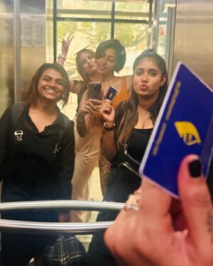 Reshma Nair Instagram - Good food, great friends and endless fun 🏙️🎉👯‍♀️🍕🌆

#weekend #bangalore #getaway