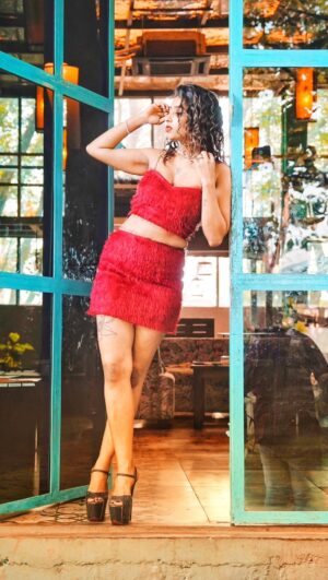 Reshma Nair Instagram - Little fun while work ain’t crime 😜

#modellife #versatality #workandplay #fashionforward #cuteandhot #fashionista