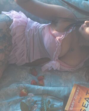 Reshma Nair Instagram - Ecstasy lives in your sensual emBODYment 🌷🎀🍬
