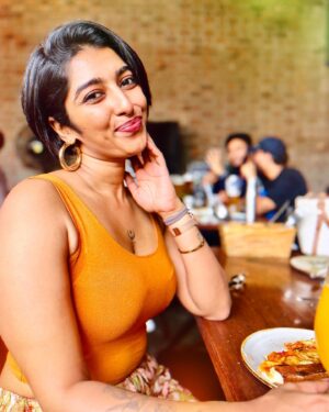 Reshma Nair Instagram - Soaking up the good vibes 🌈☀️✨

 Tell me which new insta filter is ur favourite?
