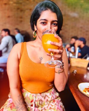 Reshma Nair Instagram - Soaking up the good vibes 🌈☀️✨

 Tell me which new insta filter is ur favourite?