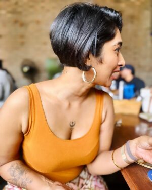 Reshma Nair Instagram - Soaking up the good vibes 🌈☀️✨

 Tell me which new insta filter is ur favourite?