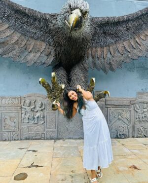 Reshma Nair Instagram - Wings of freedom 🦅

#munnar #munnardiaries #thegrandcliffmunnar #girls #girlstrip #peaceful #flyhigh